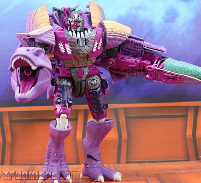 Transformers Kingdom Wave 1 Megatron Leader  (2 of 41)